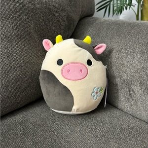 *NWT* Squishmallows 8” Connor the Cow Easter